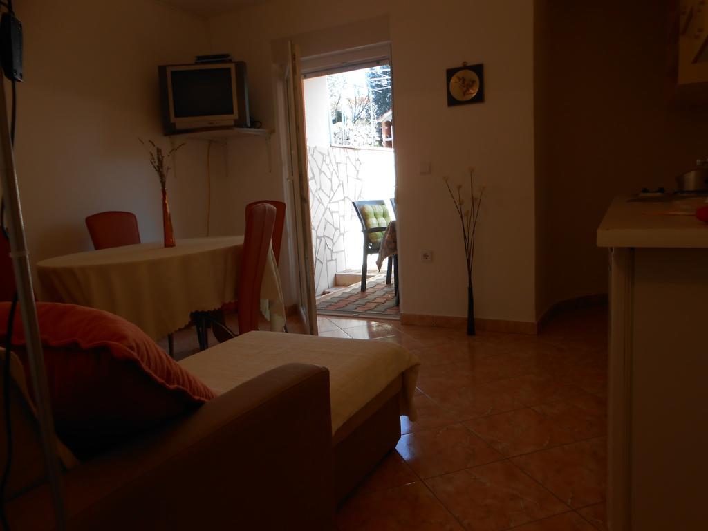 Apartments Luvi Trogir Oda fotoğraf